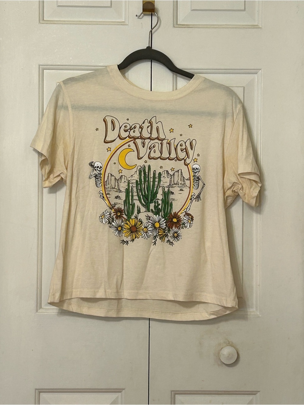 Women's Cream 'Death Valley' Graphic Short Sleeve Tee